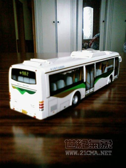982·1.jpg